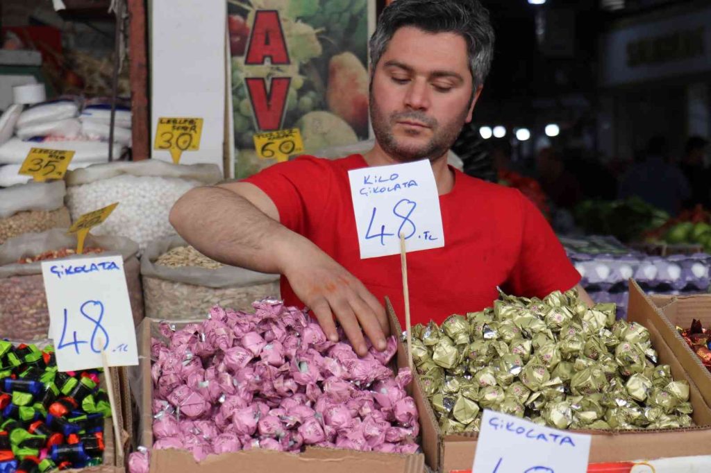 Bayram şekerleri tezgahlardaki yerini aldı