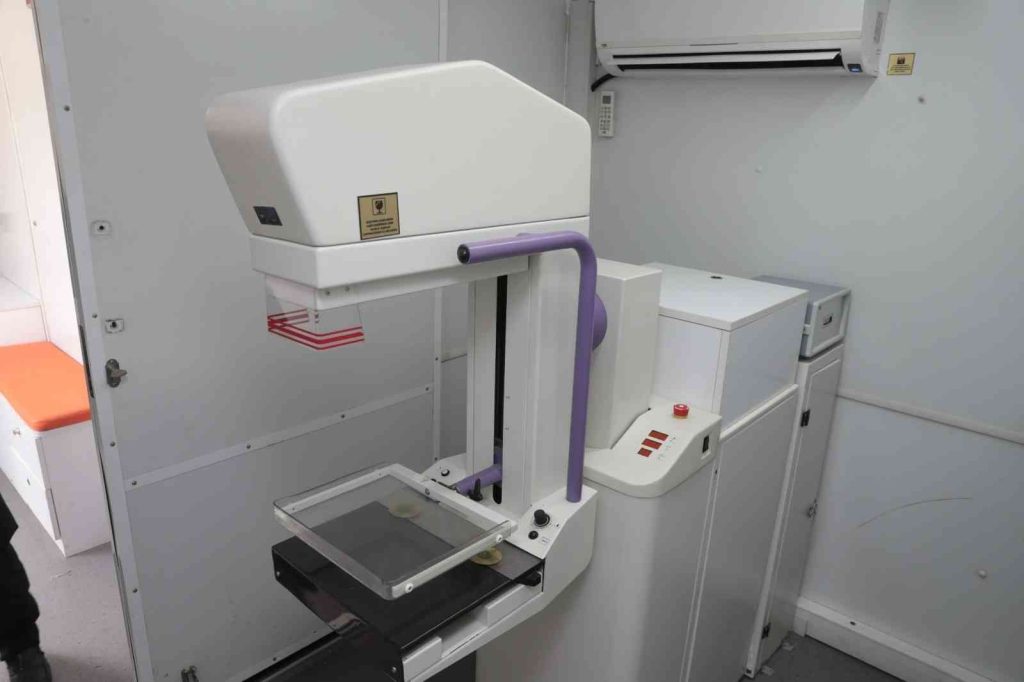 Belediye’den sağlık müdürlüğüne mamografi cihazı hibe edildi