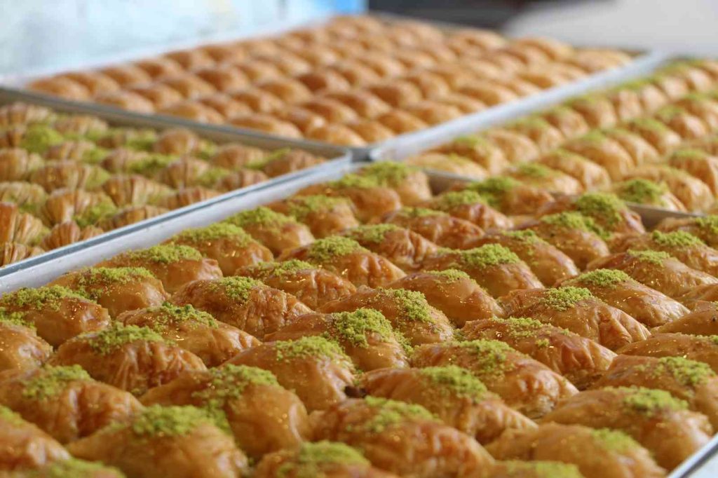 Bingöl’de bayramın ‘tatlı’ telaşı başladı