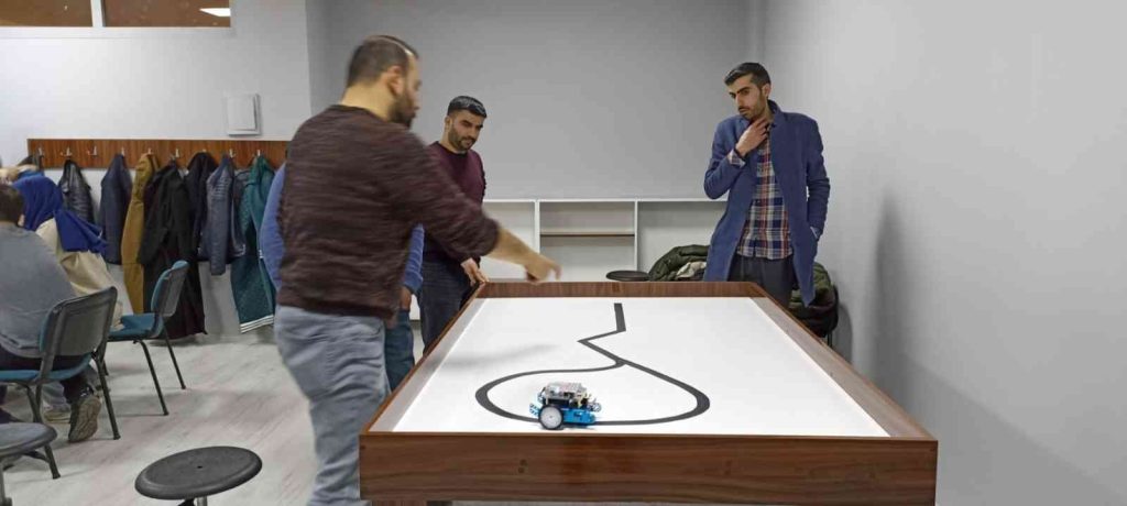 Bingöl’de öğretmenlere ‘temel robotik kursu’ eğitimi