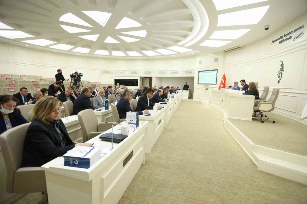 Büyükşehir meclisi toplandı