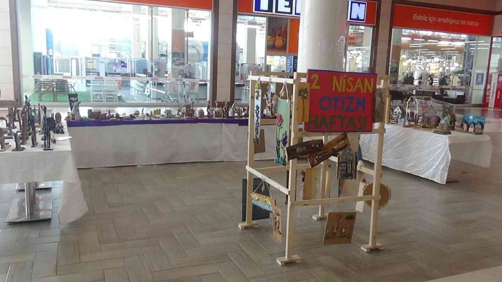 Ceylan Karavil Park AVM’den Dünya Otizm Gününe büyük destek