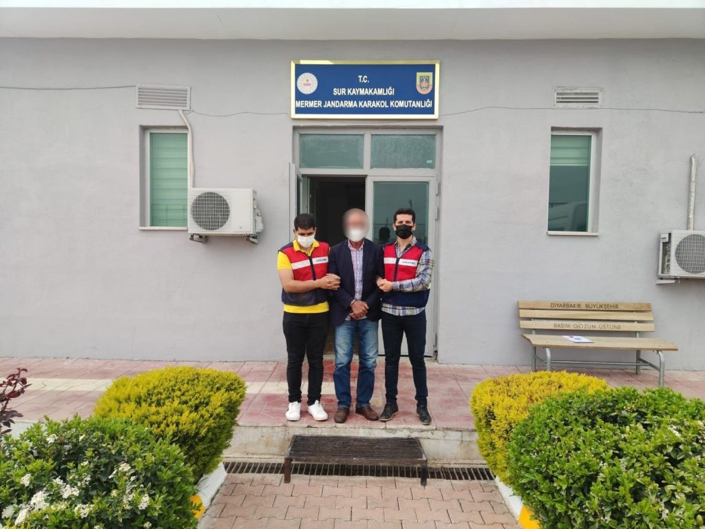 Diyarbakır’da 19 yıl kesinleşmiş hapis cezası bulunan hükümlü yakalandı
