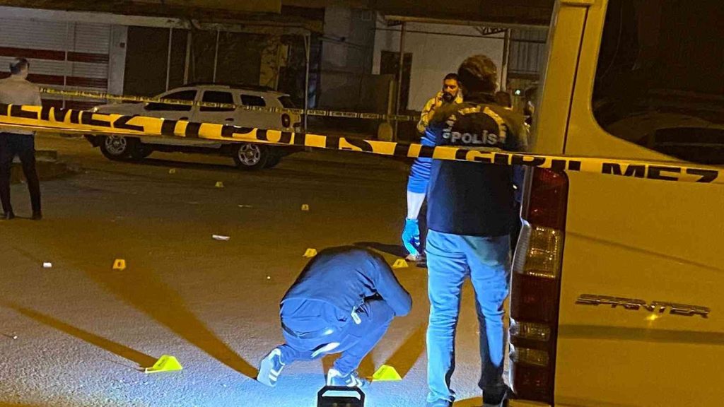 Diyarbakır’da baba-oğula silahlı saldırı