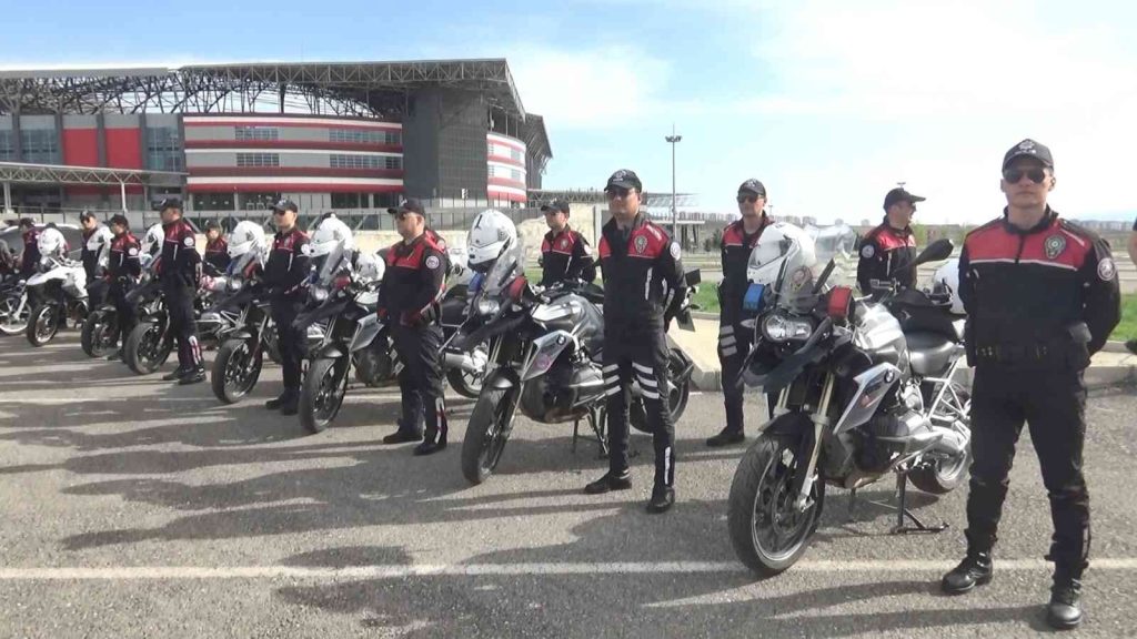 Diyarbakır’da yunus timlerinde görev alacak 19 polise sertifika verildi