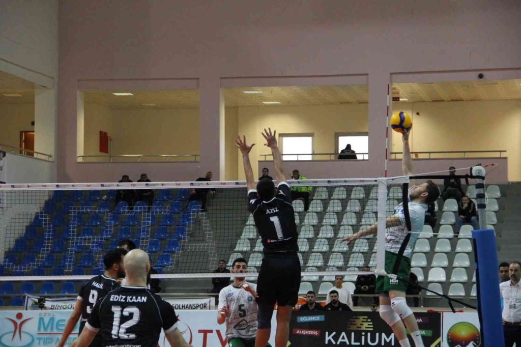 Efeler Ligi: Bingöl Solhan Spor: 3 – Bursa BBSK: 2