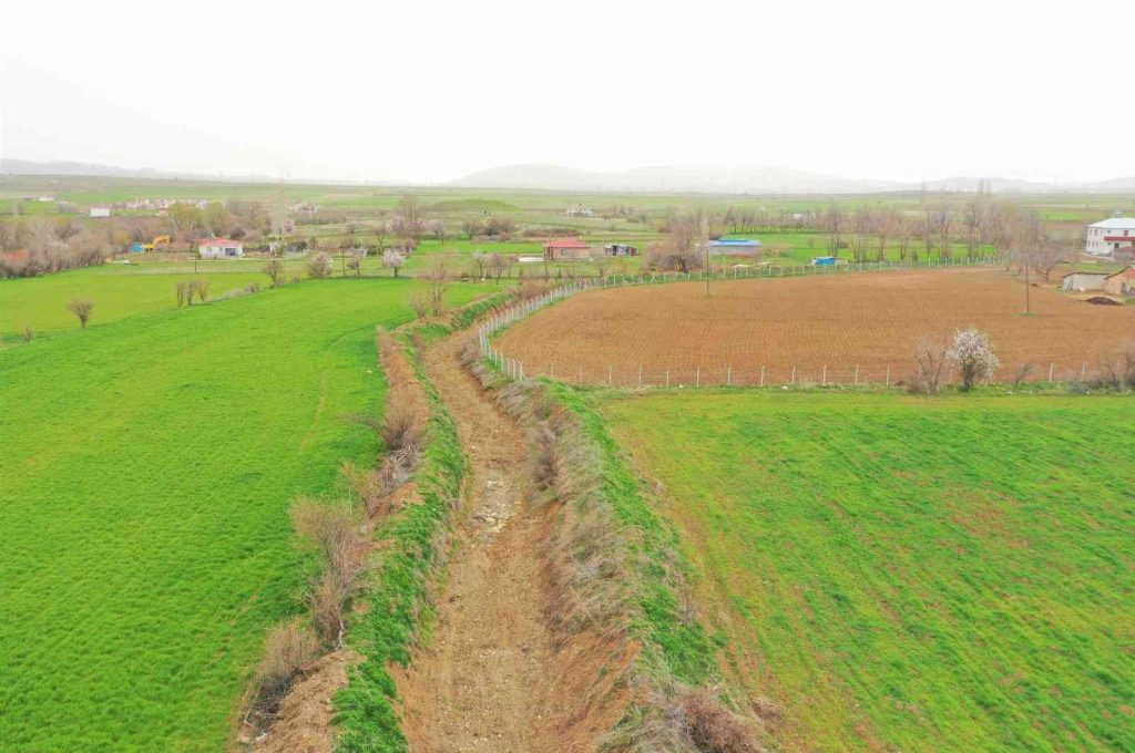 Elazığ’da dere ıslah çalışmaları sürüyor