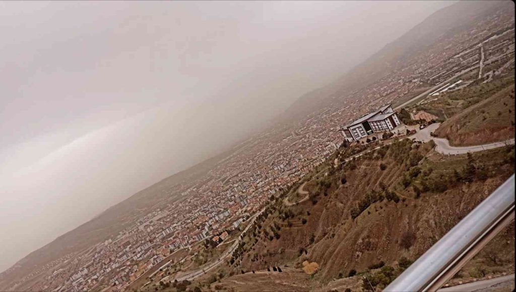 Elazığ’da toz taşınımı etkili oldu