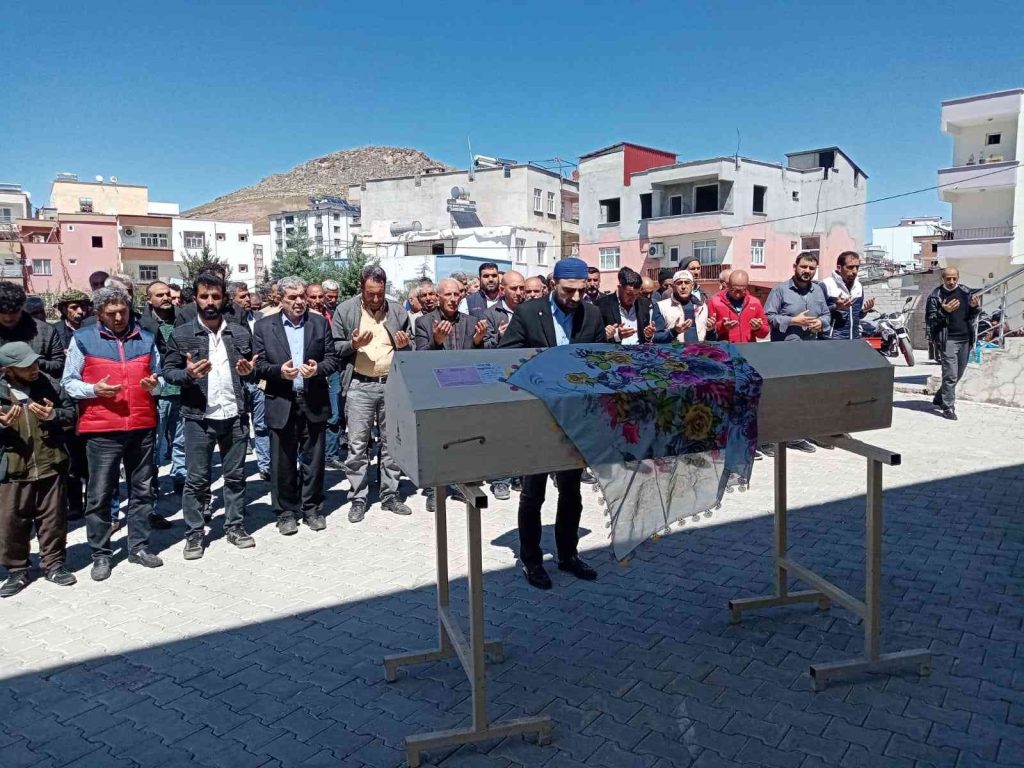 Eski kocası tarafından öldürülen Remziye Tüysüz defnedildi