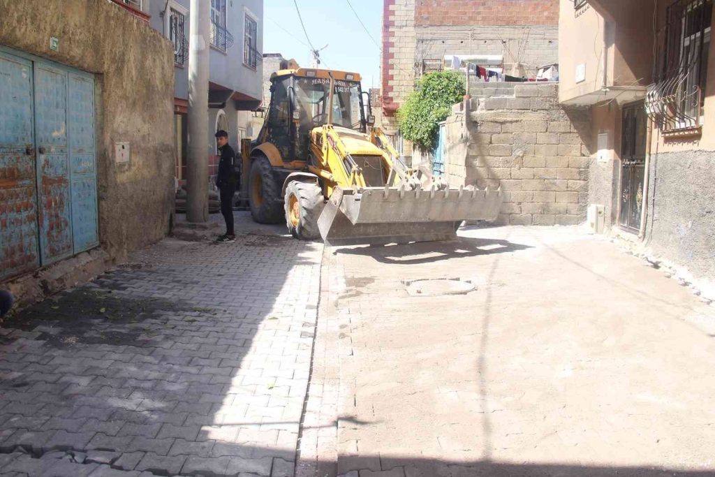 Eyyübiye’de yol yapım çalışmaları devam ediyor