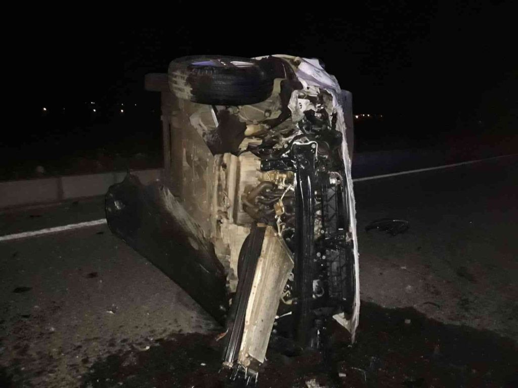 Hafif ticari araçlar çarpıştı: 7 yaralı