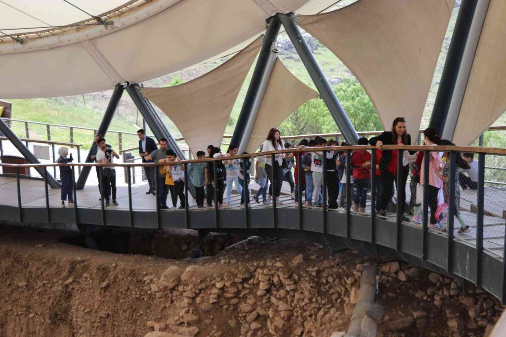 Haliliye belediyesi ile minikler ilk kez Göbeklitepe’de