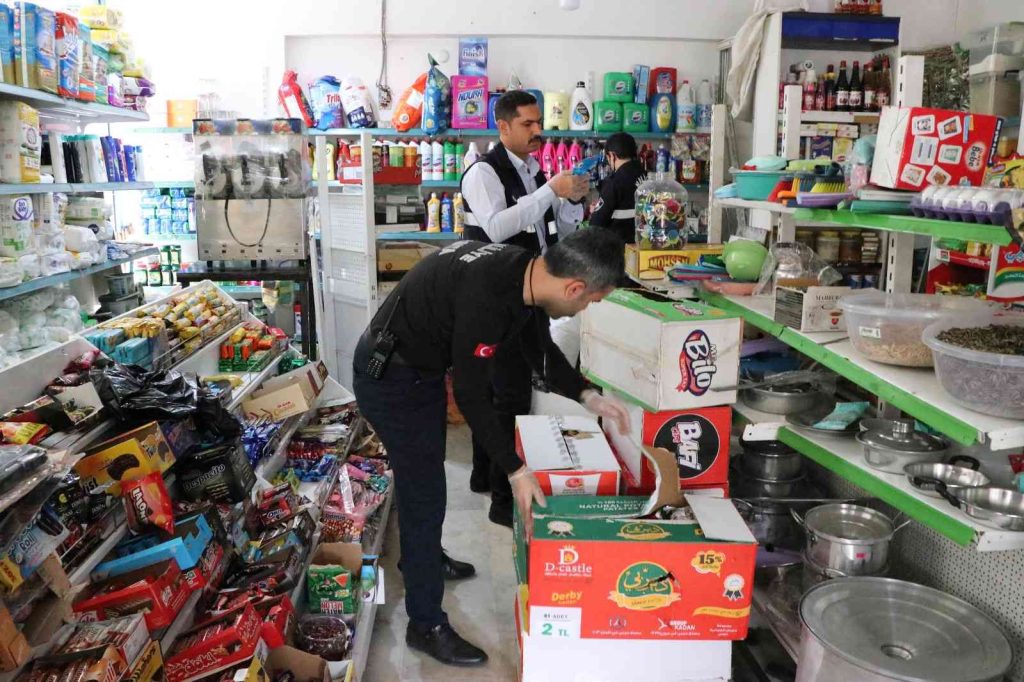 Haliliye’de tarihi geçmiş bin 250 ürün imha edildi