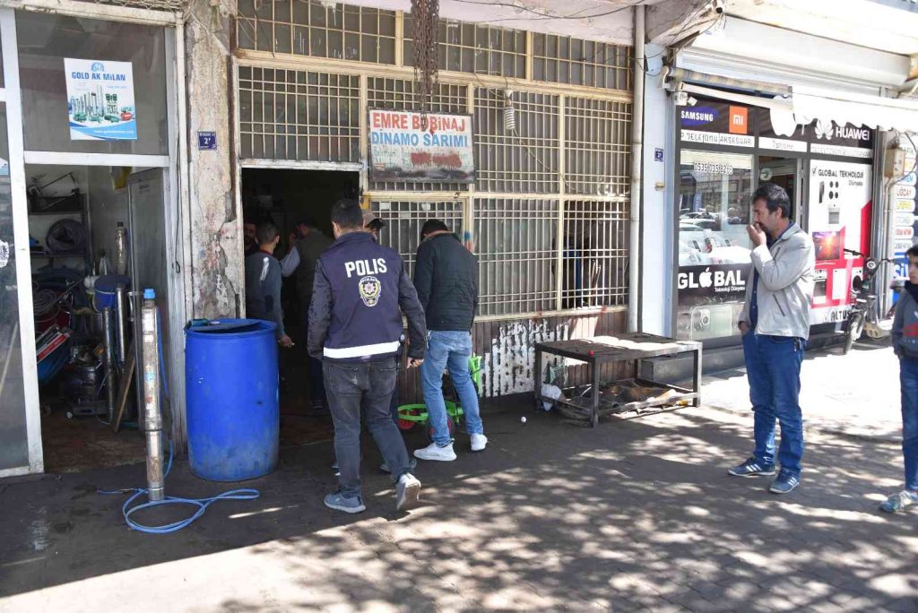 İş yeri önüne bırakılan valizden esrar çıktı