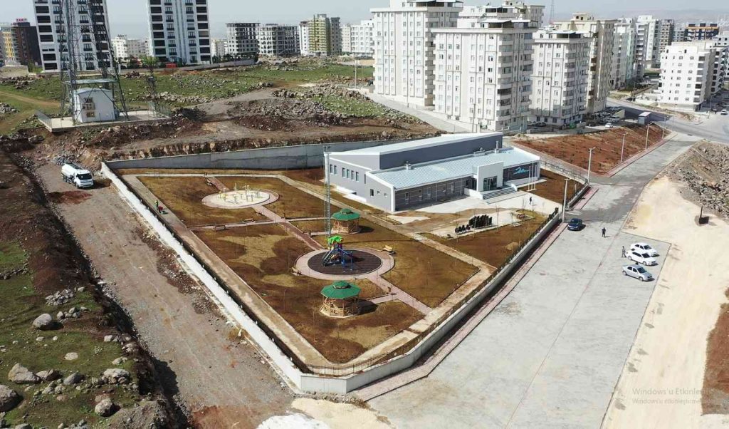 Karaköprü’de yüzme havuzu açılışa hazırlanıyor