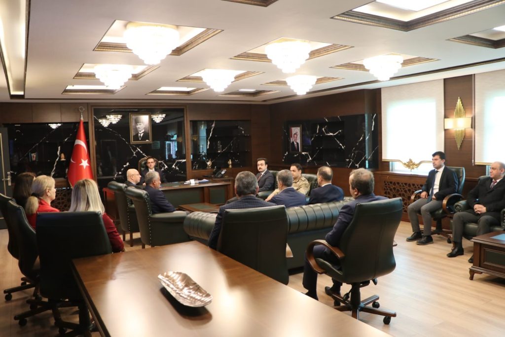 Kayapınar İlçe Kaymakamı ve Belediye Başkanvekili Arif Karaman göreve başladı