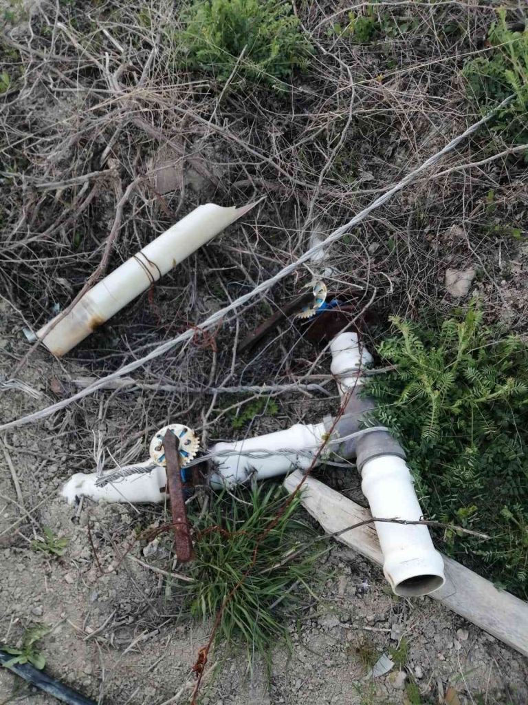 Mahalleye dadanan hırsızlar su pompalarını çaldı