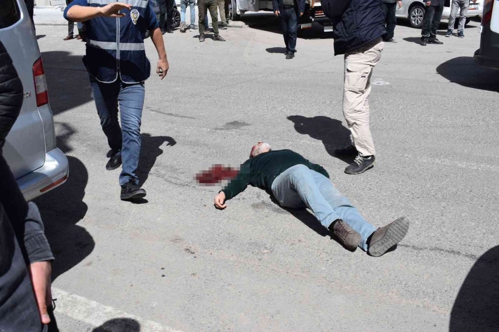 Malatya’da alacak verecek meselesi kanlı bitti: 1 ağır yaralı