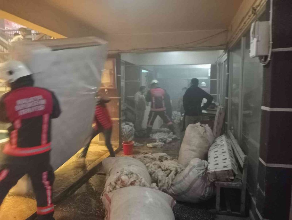 Malatya’da depo yangını