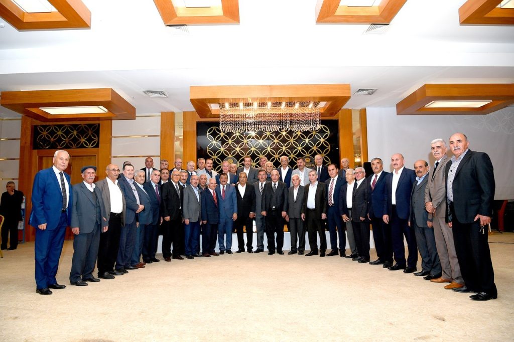 Malatya’da eski ve yeni belediye başkanları iftar sofrasında buluştu
