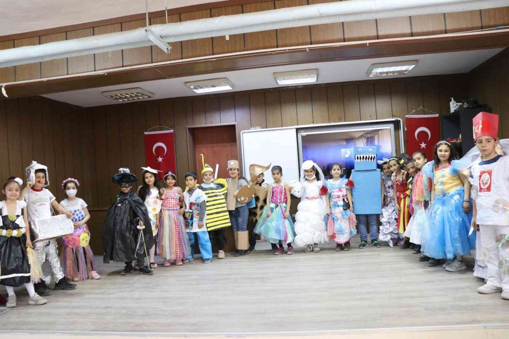 Öğrencilerden 23 Nisan’da sıfır atık defilesi