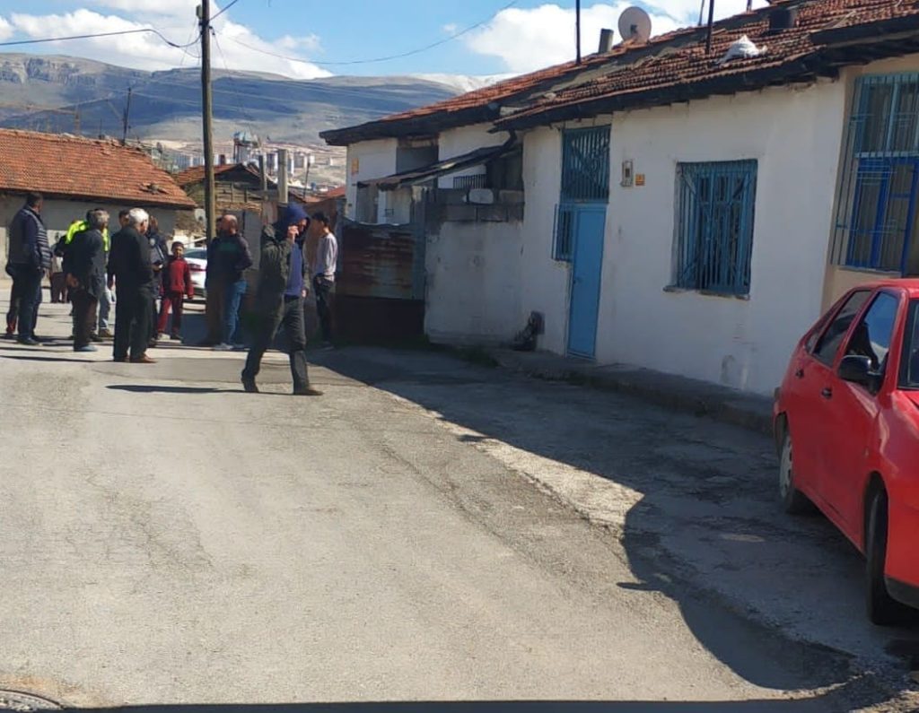 Otomobilin çarptığı 3 yaşındaki çocuk hayatını kaybetti