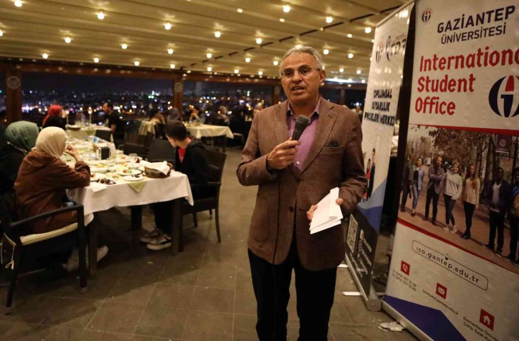 Rektör Özaydın: “Dünyanın iyi insanlara ihtiyacı var”