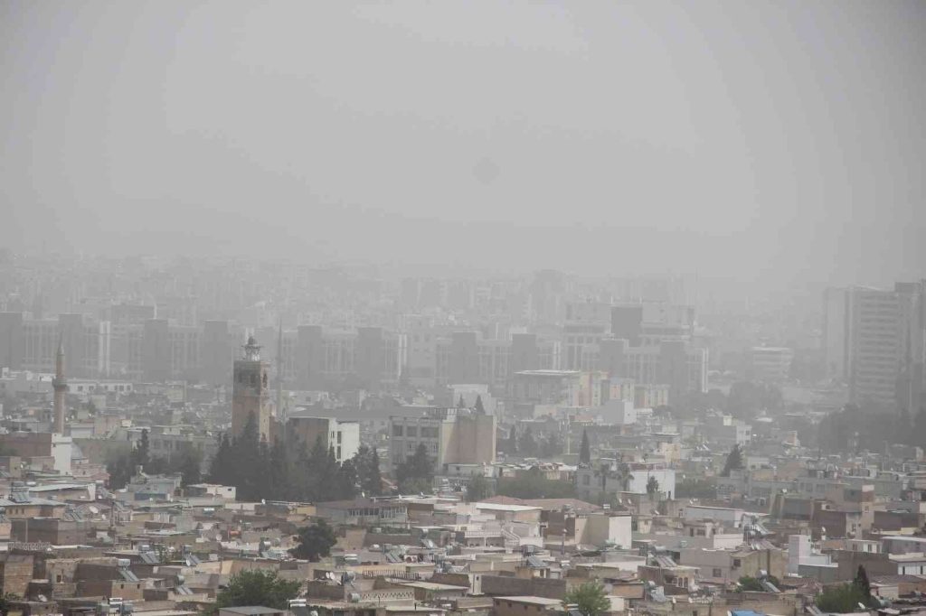 Şanlıurfa’da toz taşınımı hayatı olumsuz etkiledi