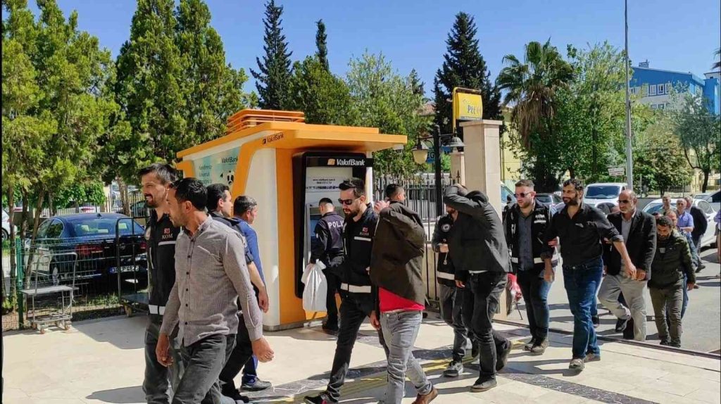 Şanlıurfa’da tütün kaçakçılarına operasyon: 15 gözaltı