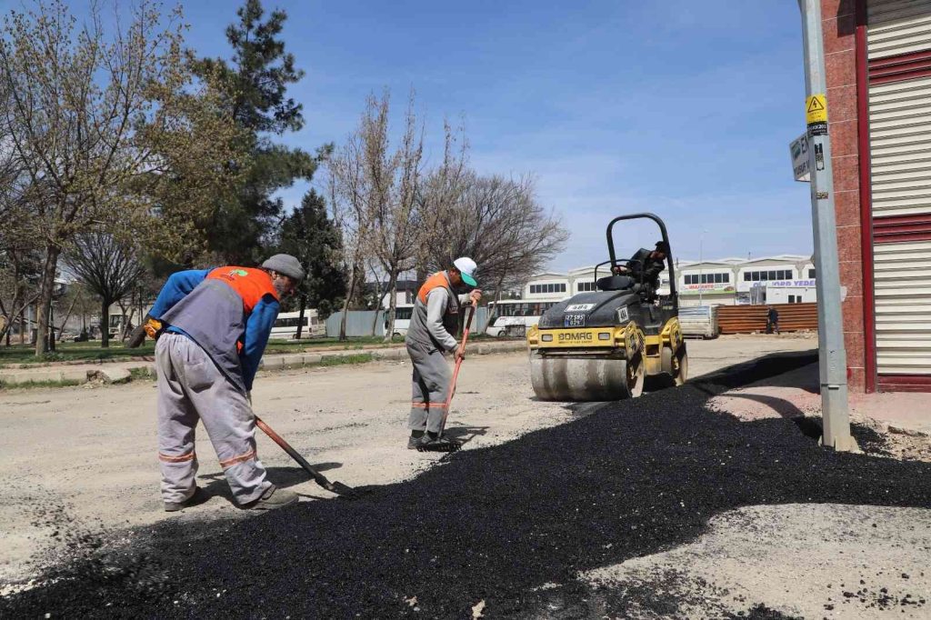 Şehitkamil’de yoğun asfalt mesaisi