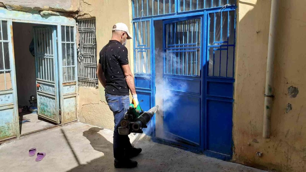 Siverek’te ilaçlama çalışmalarına devam ediyor