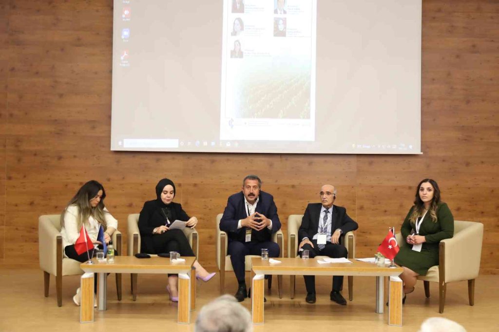 ’’Tarımın Dünü, Bugünü ve Geleceği’’ paneli HKÜ’de gerçekleştirildi