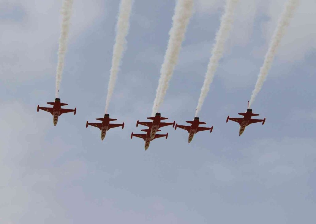 Türk Yıldızlarından Tunceli’de nefes kesen görüntüler