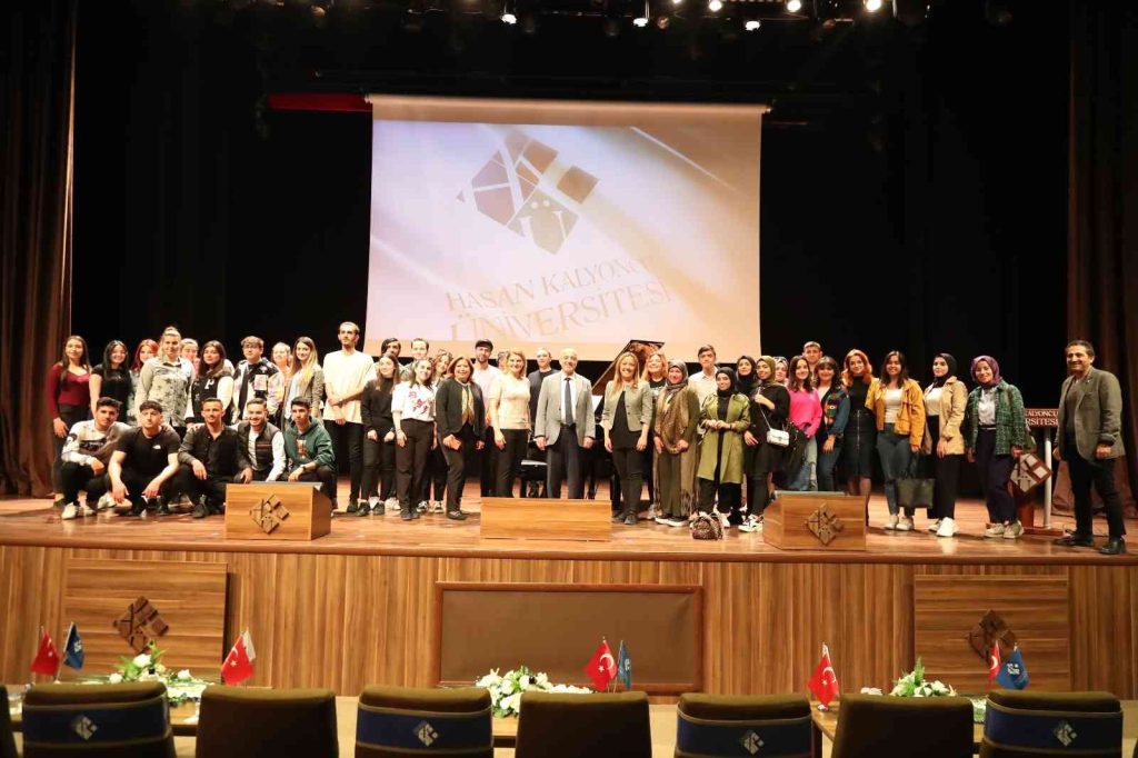 Uluslararası öğrenciler için ‘Film Müzikleri Atölyesi’ yapıldı