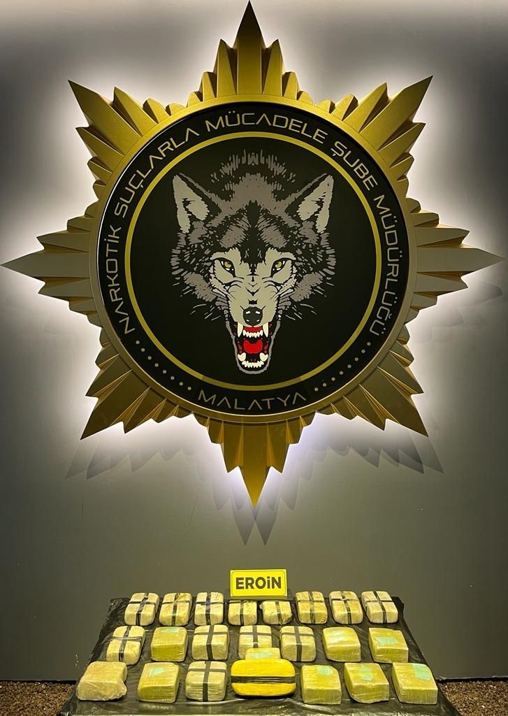 Uyuşturucu tacirlerine eş zamanlı darbe