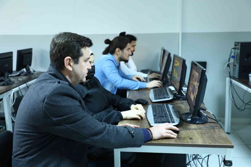 Yenişehir Belediyesi’nin ‘YESMEK’ kurslarında eğitimler devam ediyor ediyor