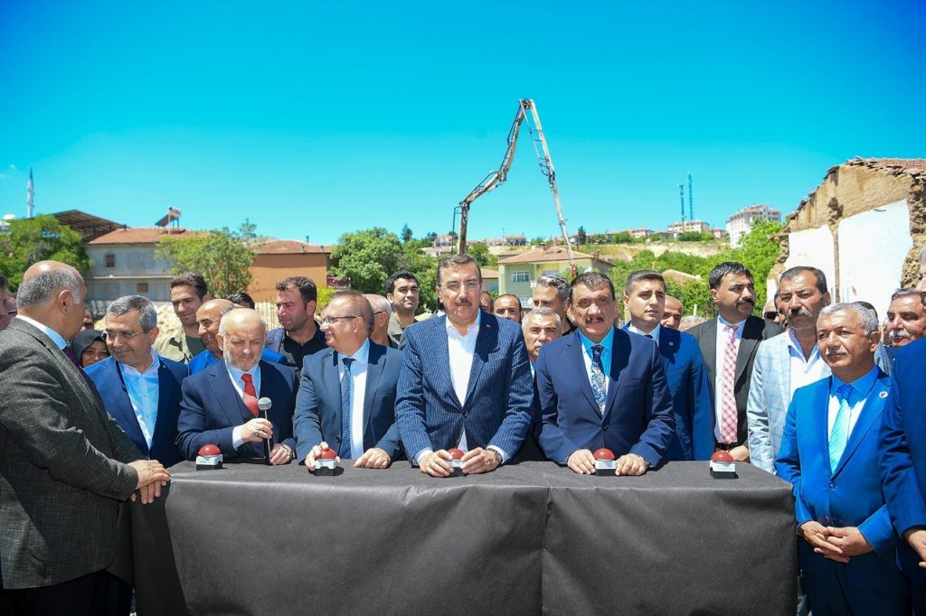 Akçadağ Gençlik Merkezi’nin temeli atıldı