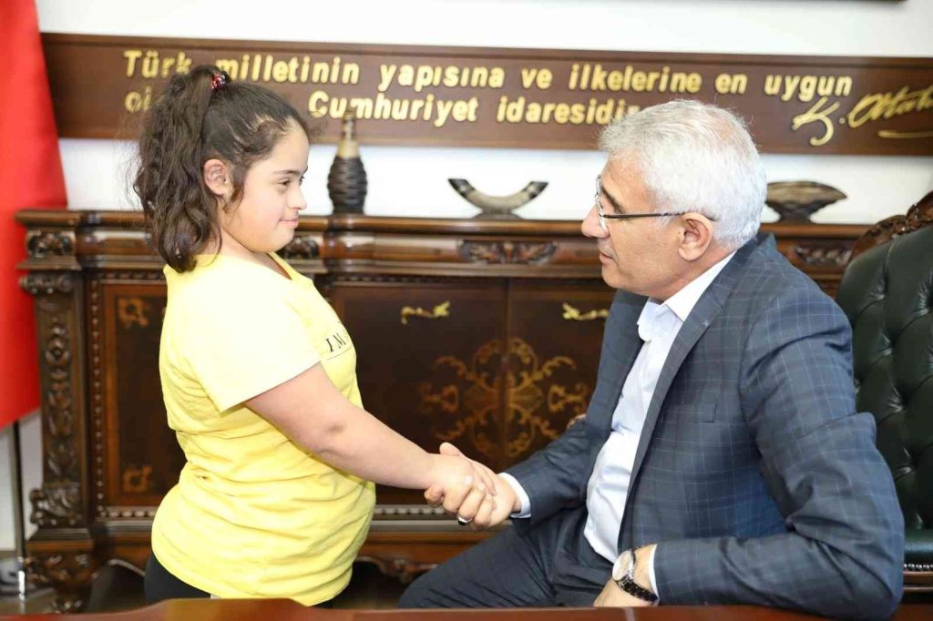 Başkan Güder: “Senede bir gün değil her gün yanlarındayız”