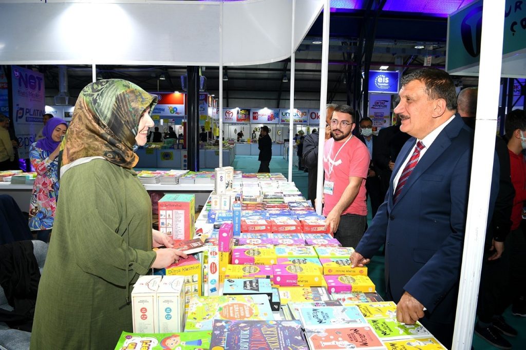 Başkan Gürkan’dan Kitap Fuarına övgü