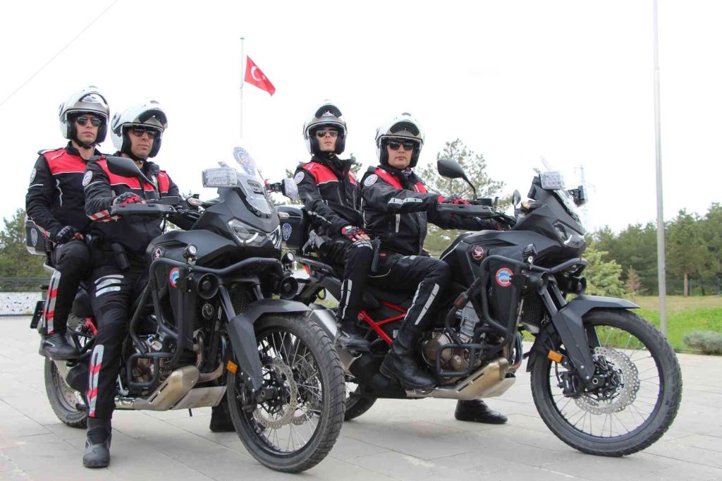 Bingöl’de ‘Yunus’ timleri, gece gündüz görevlerinin başında