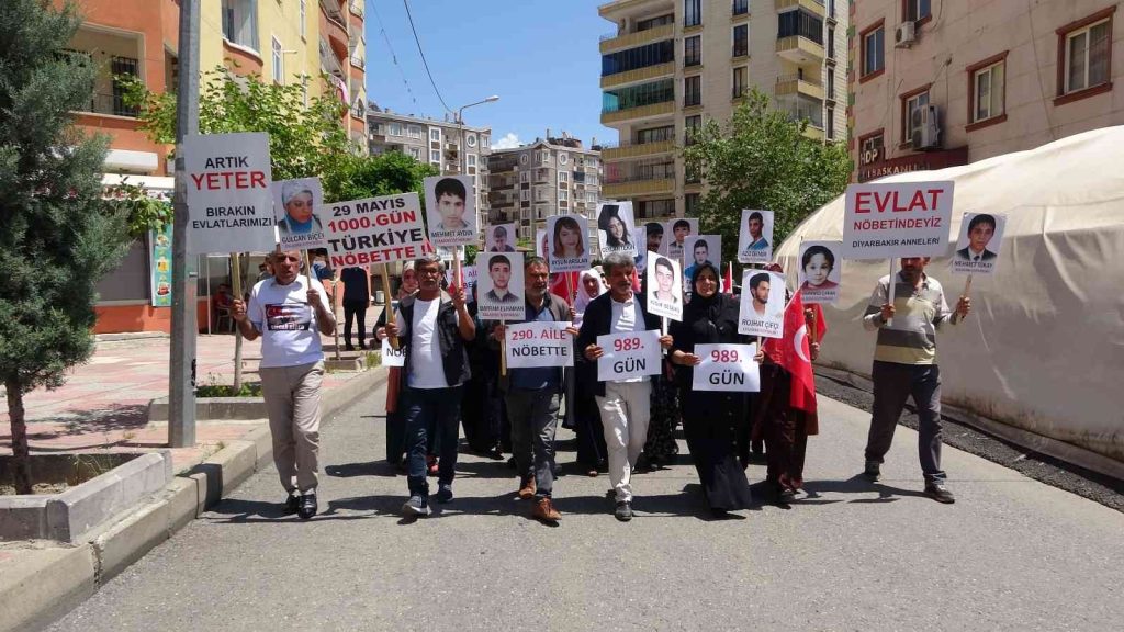 Diyarbakır’daki evlat nöbetine 290. aile katıldı