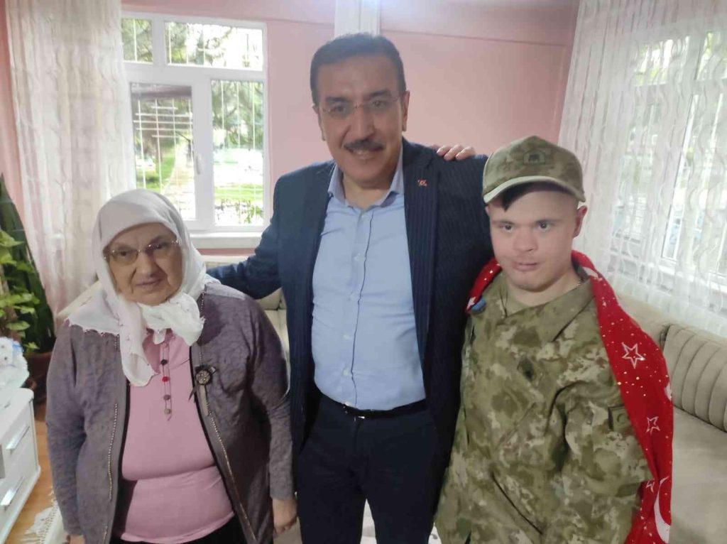 Down Sendromlu Furkan’ın askerlik hayali gerçek oldu