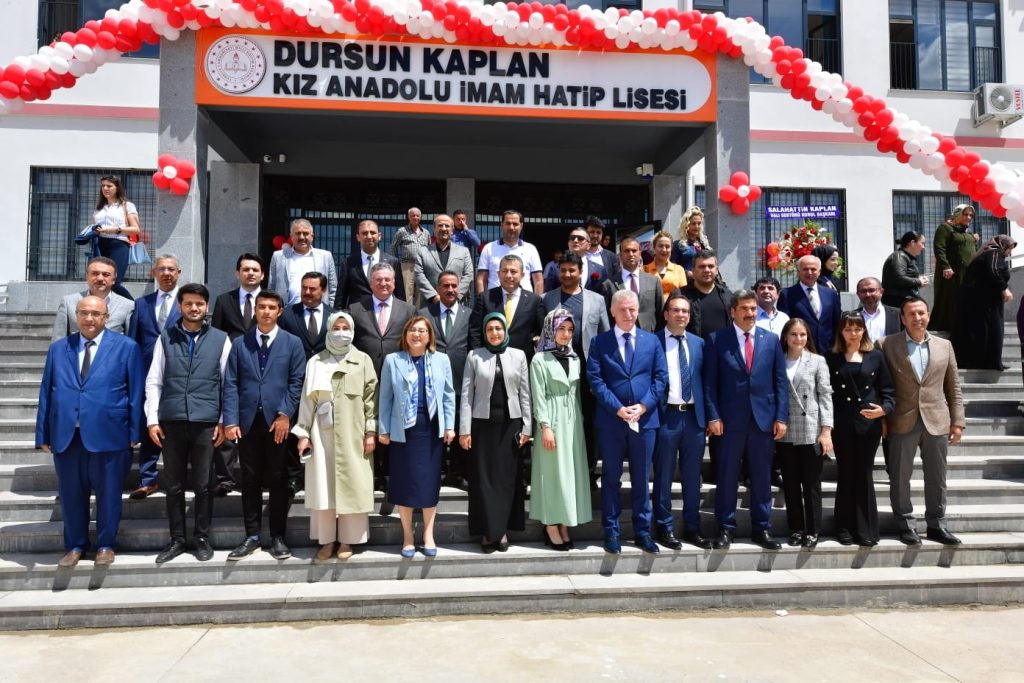 Duygulandıran açılış