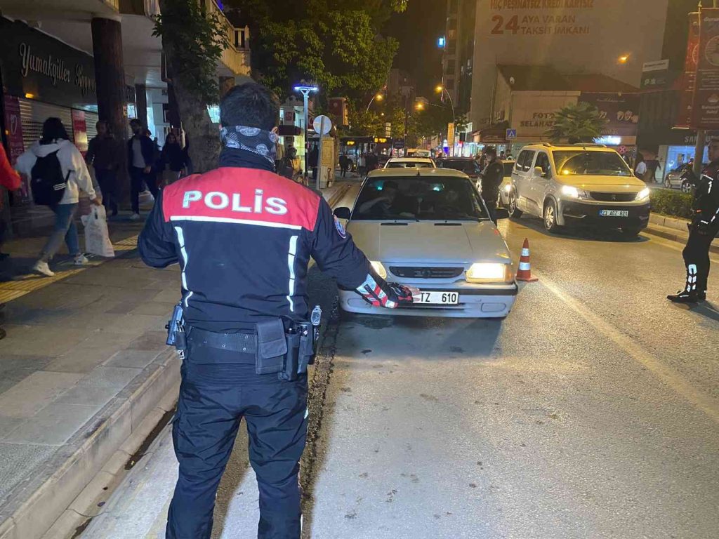 Elazığ’da denetimler sürüyor, polis göz açtırmıyor