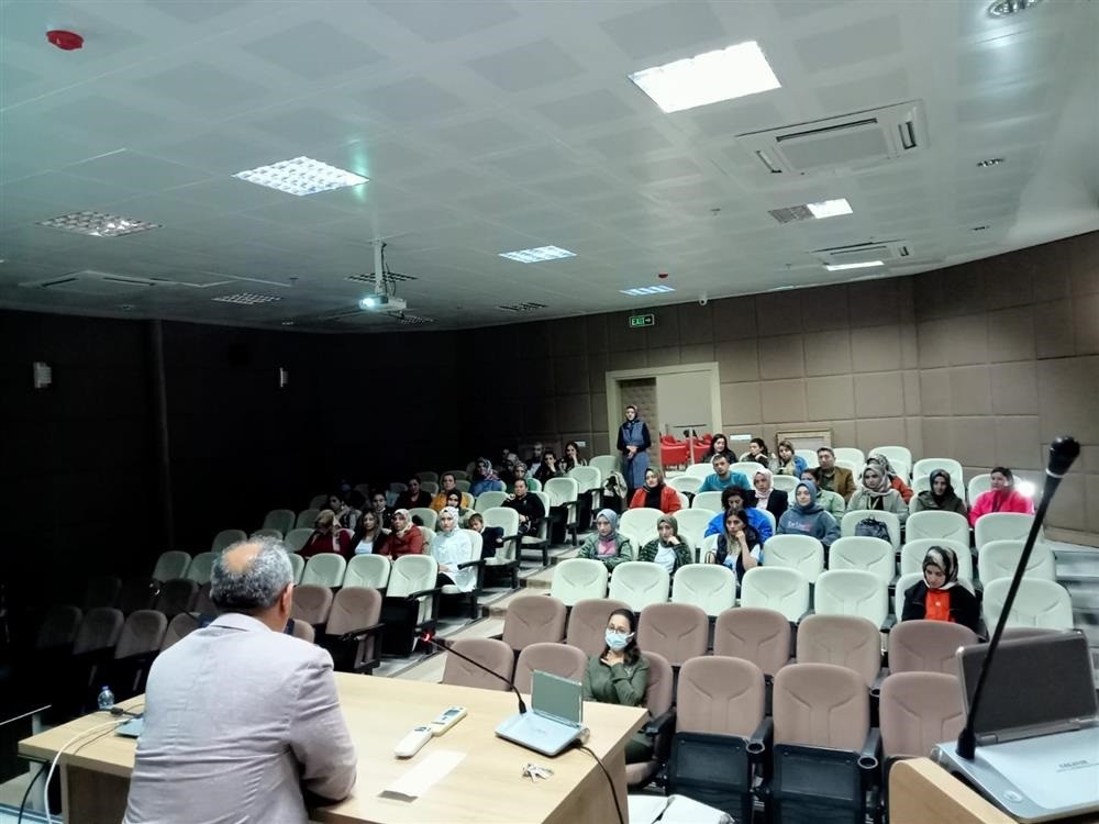 Elazığ’da sağlık personeline yenidoğan tarama eğitimi verildi