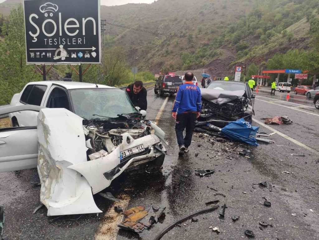 Elazığ’da trafik kazası: 4 yaralı