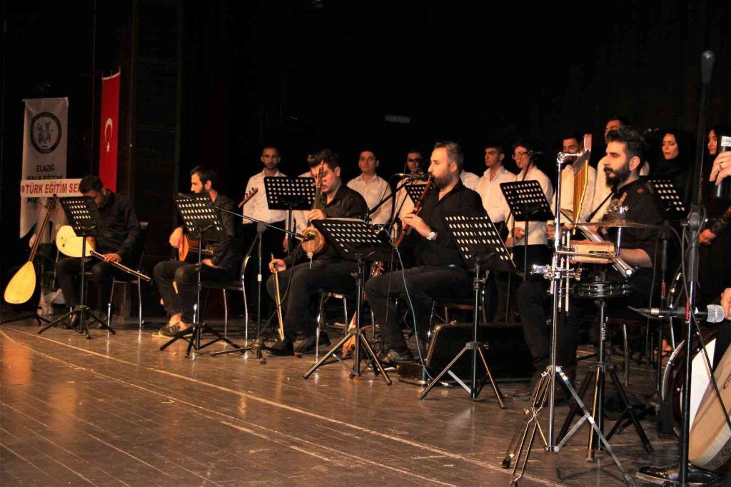 Elazığ’da Türk Halk Müziği Konseri mest etti