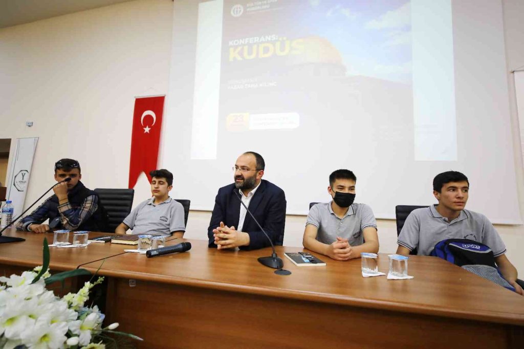Gazeteci yazar Kılınç gençlere Kudüs’ü anlattı