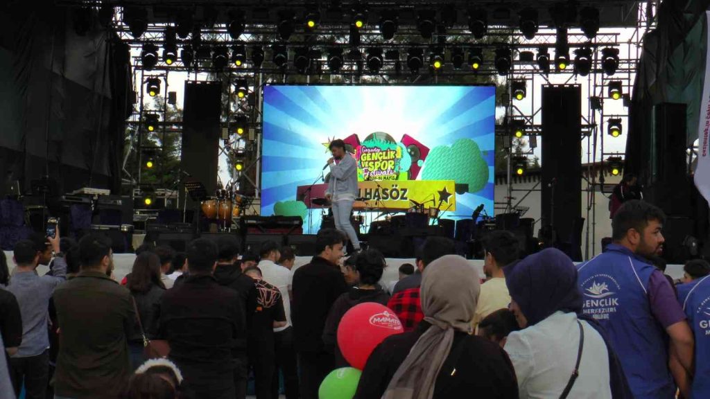 Gençler geleceğin repçisi olmak için yarıştı