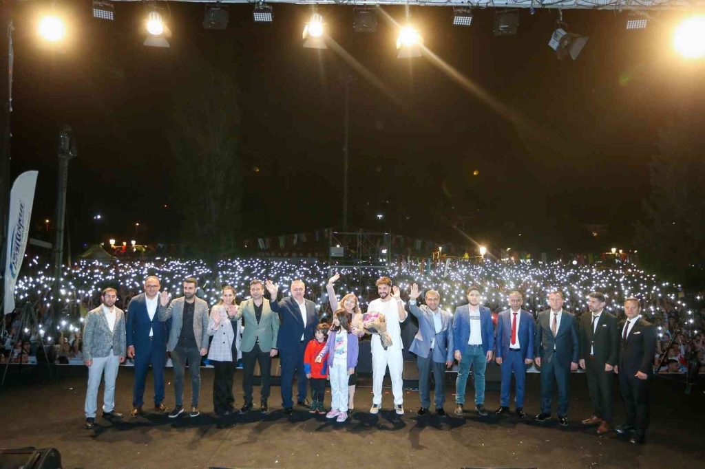Gençlerin 19 Mayıs heyecanı festival coşkusuyla birleşti